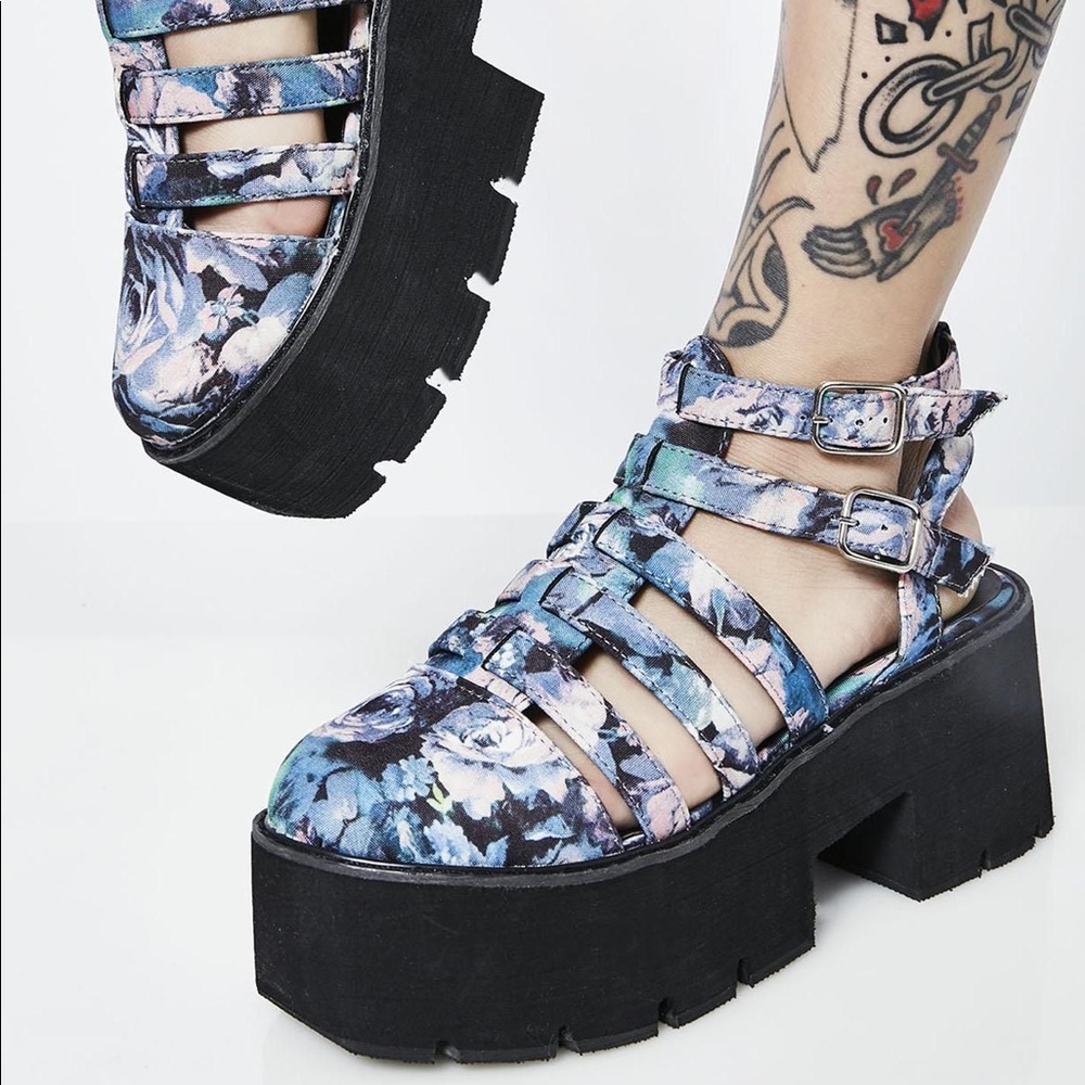 🔥HP!🔥 Floral Roses Lug Sole Caged Sandal